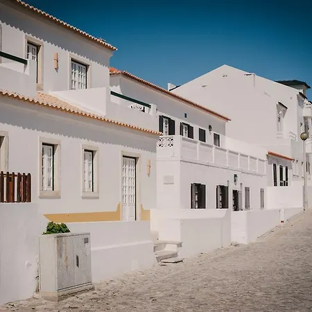 Surfies Guest house *